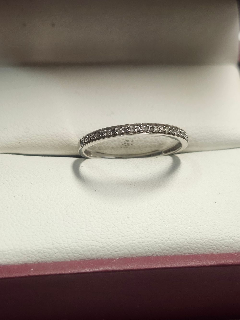 10K White Gold And Diamond Wedding Band Size 6.25 KRN
